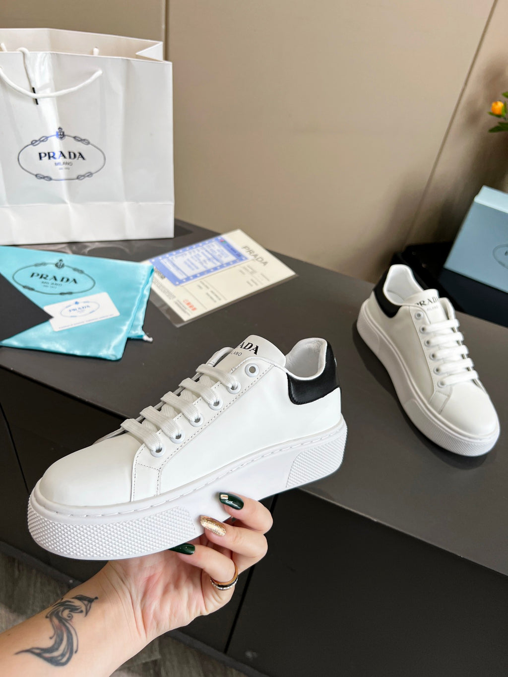 Z2Q105P251 Popular high-quality Shoes