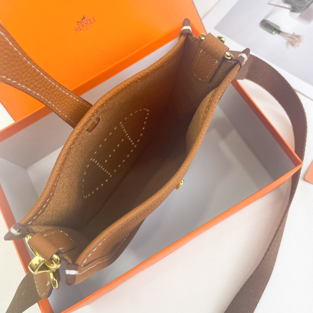 B1N46H5 Popular leather bag