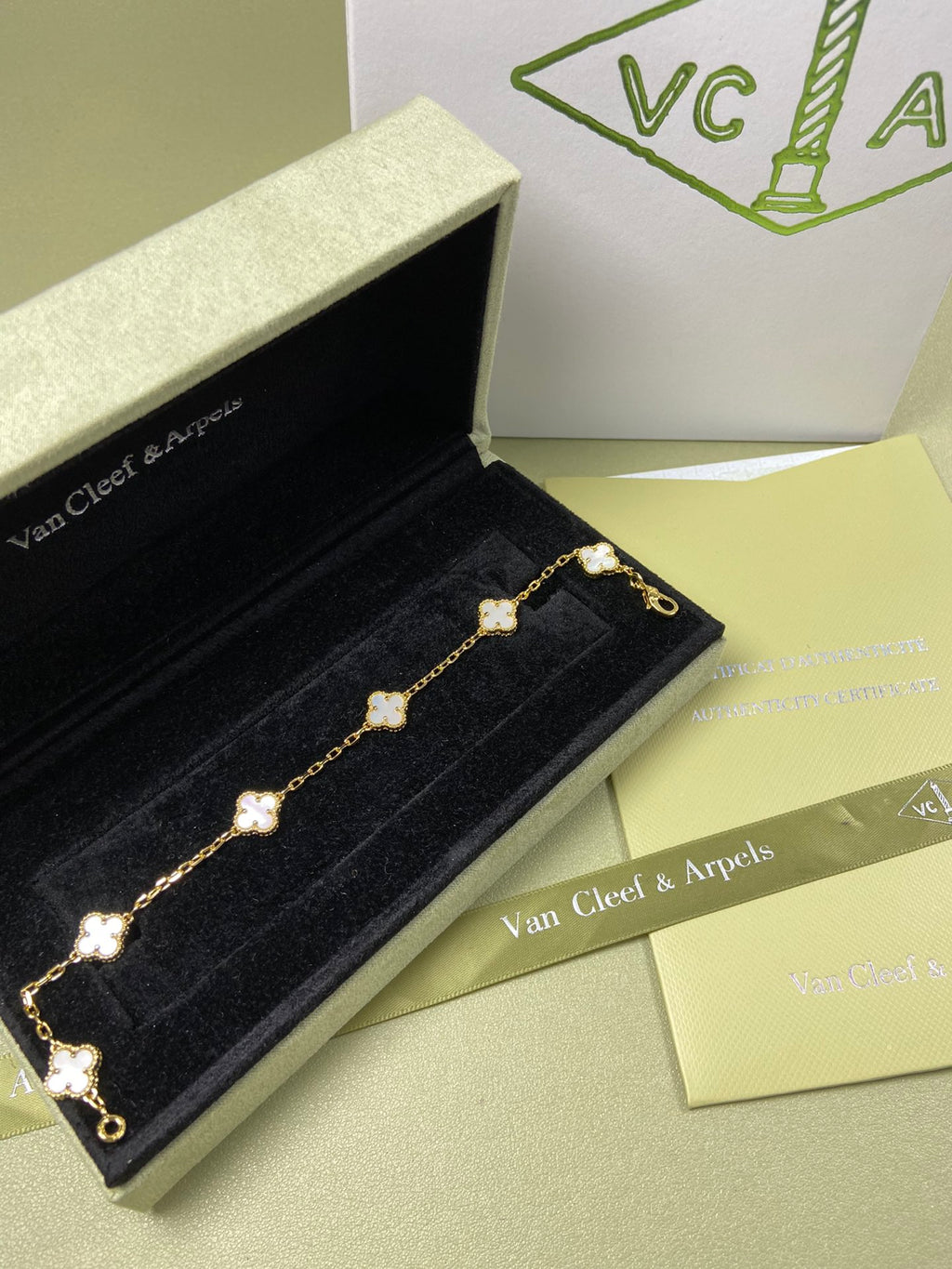 X5X94VA183K  Popular bracelets 6 flowers mini size 0.9cm flower