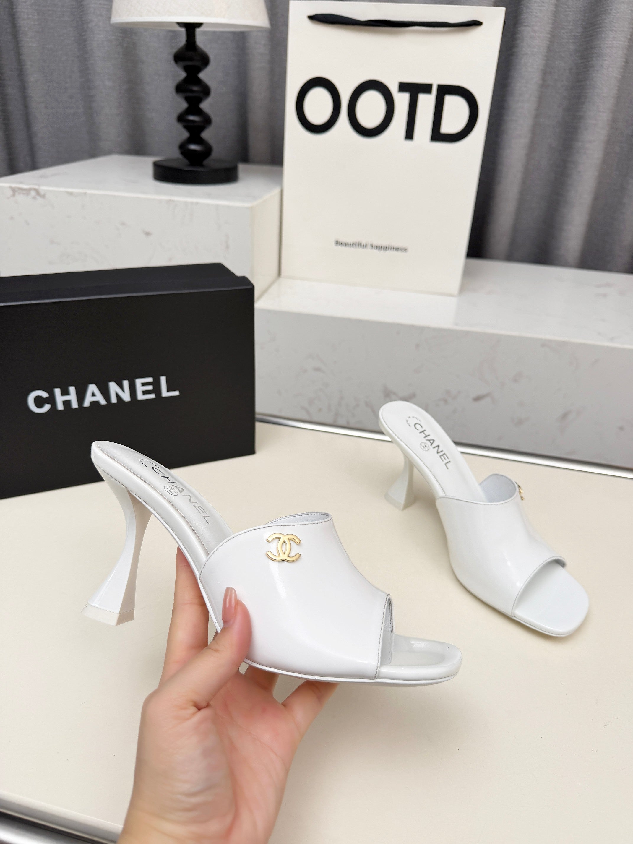 Z2X66C45 Popular leather High heels