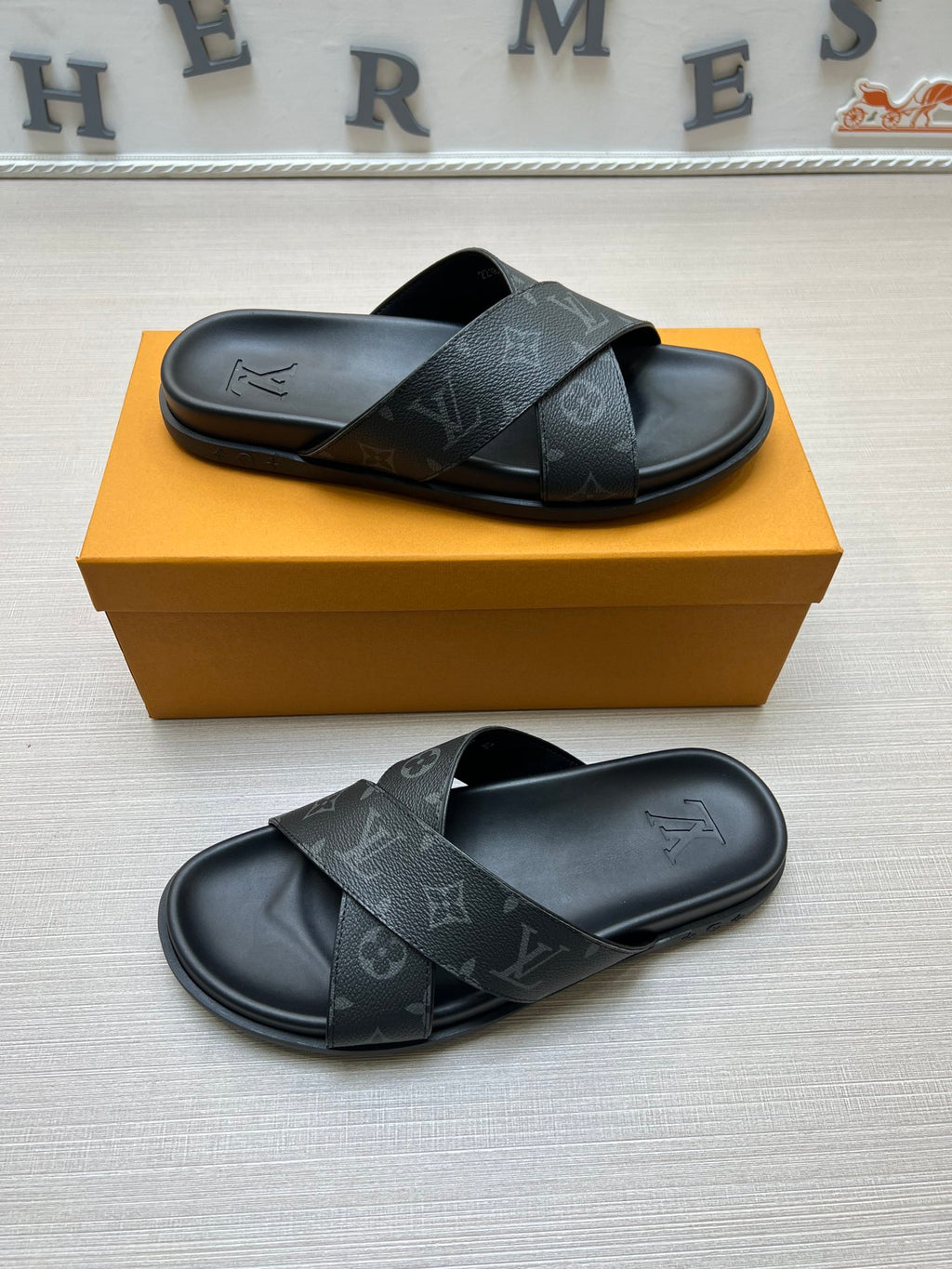 Z5ZE56 Popular slippers