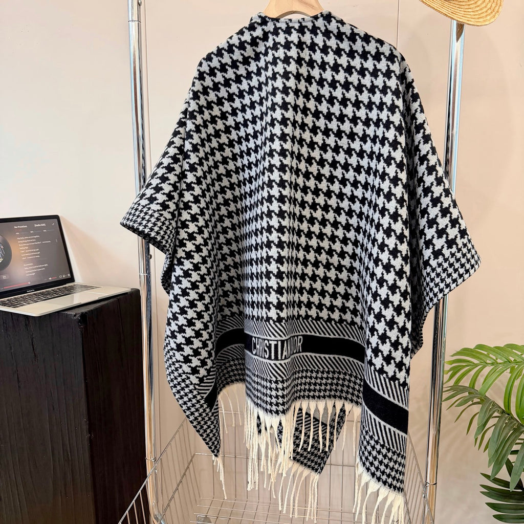 W1R86D64 Popular cape