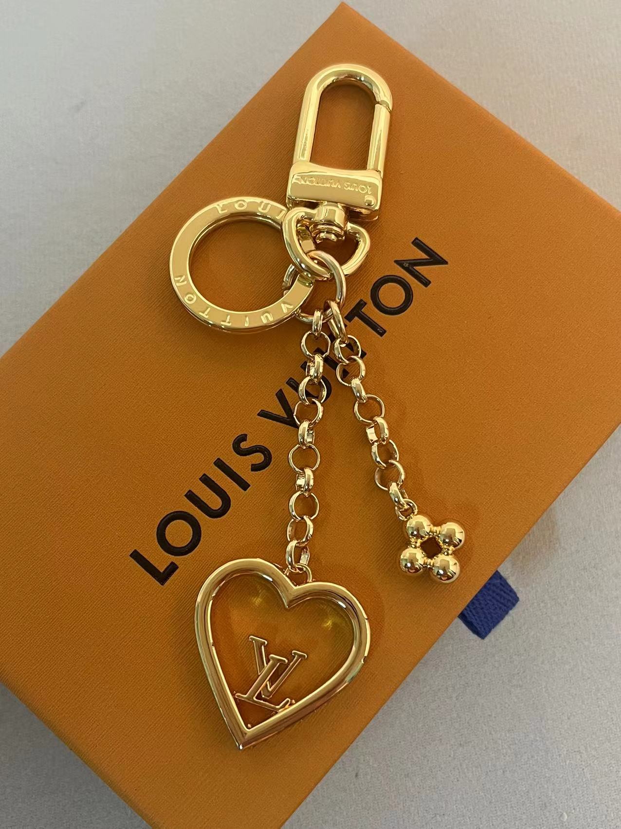 A1Z105E44 Popular bag 's charms accessories