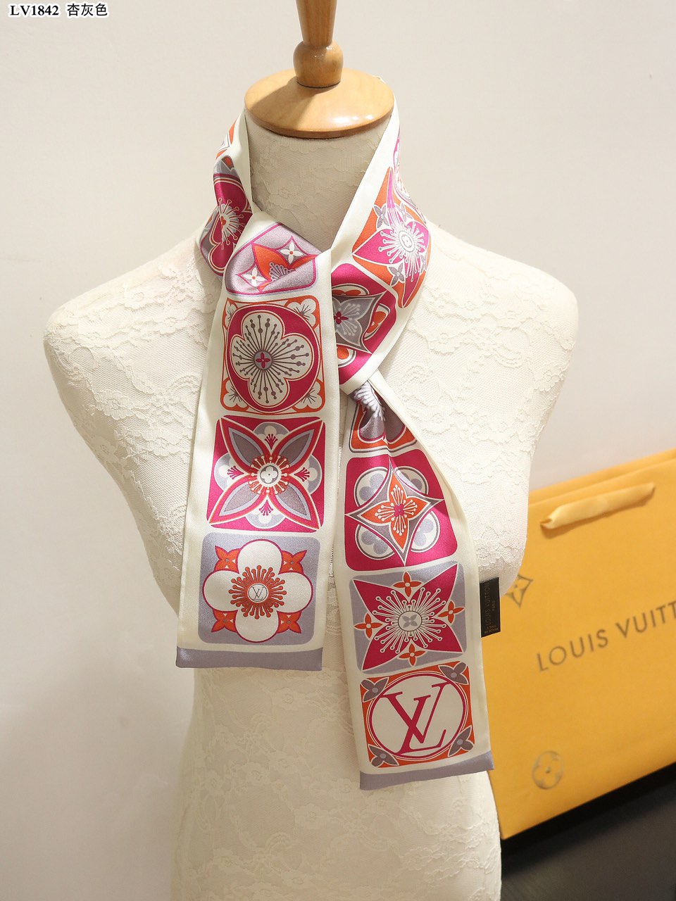 W1Z25E192 Popular Silk Scarve