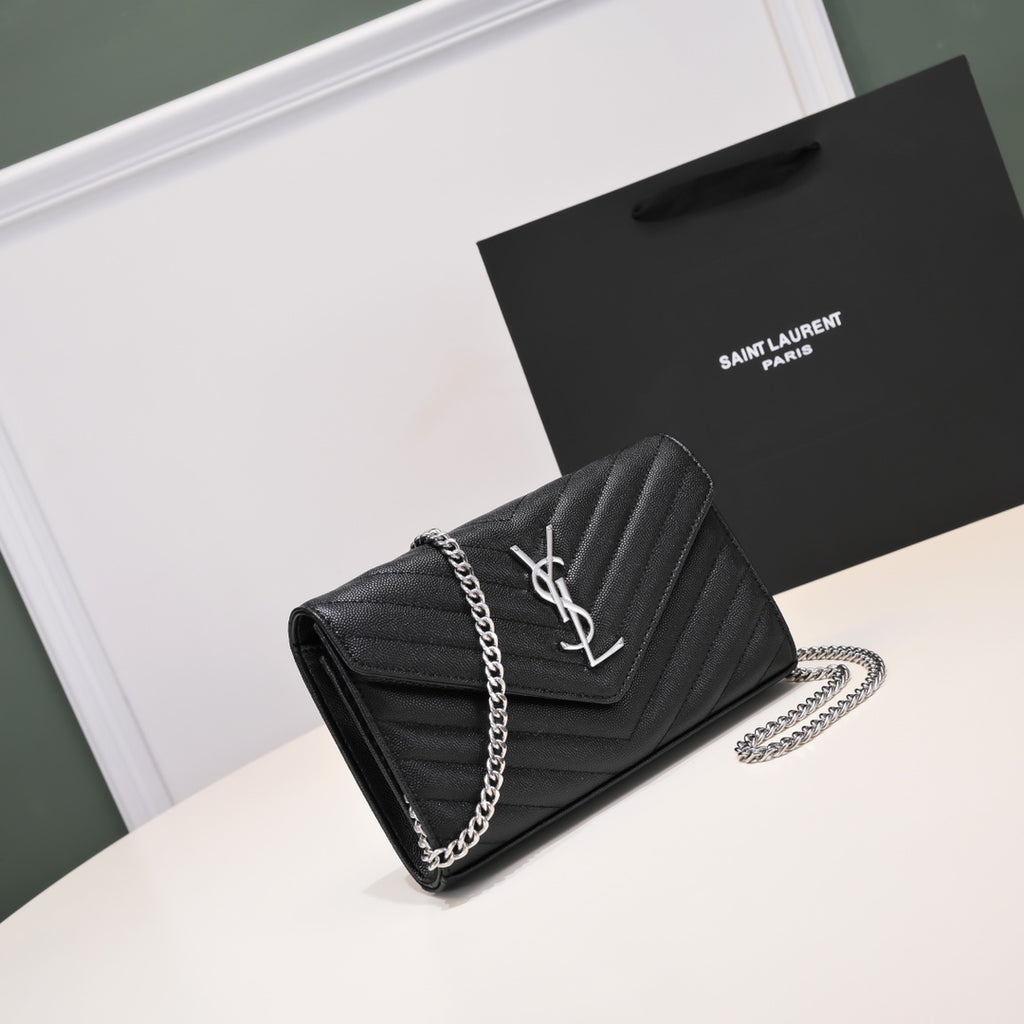 B1R56SL19 Popular leather bag