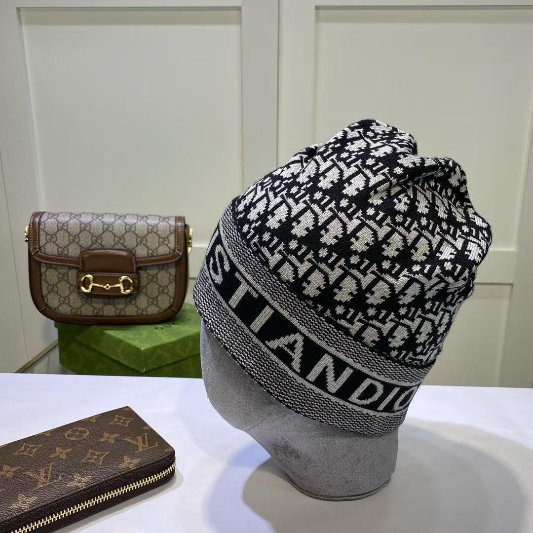 M1R86D71 Popular hats