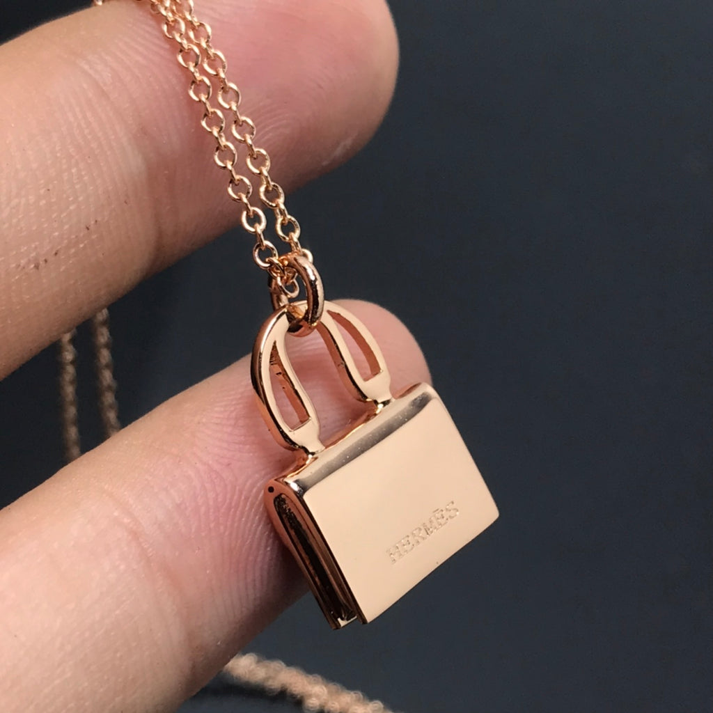 X1Q85H327X Popular Necklaces