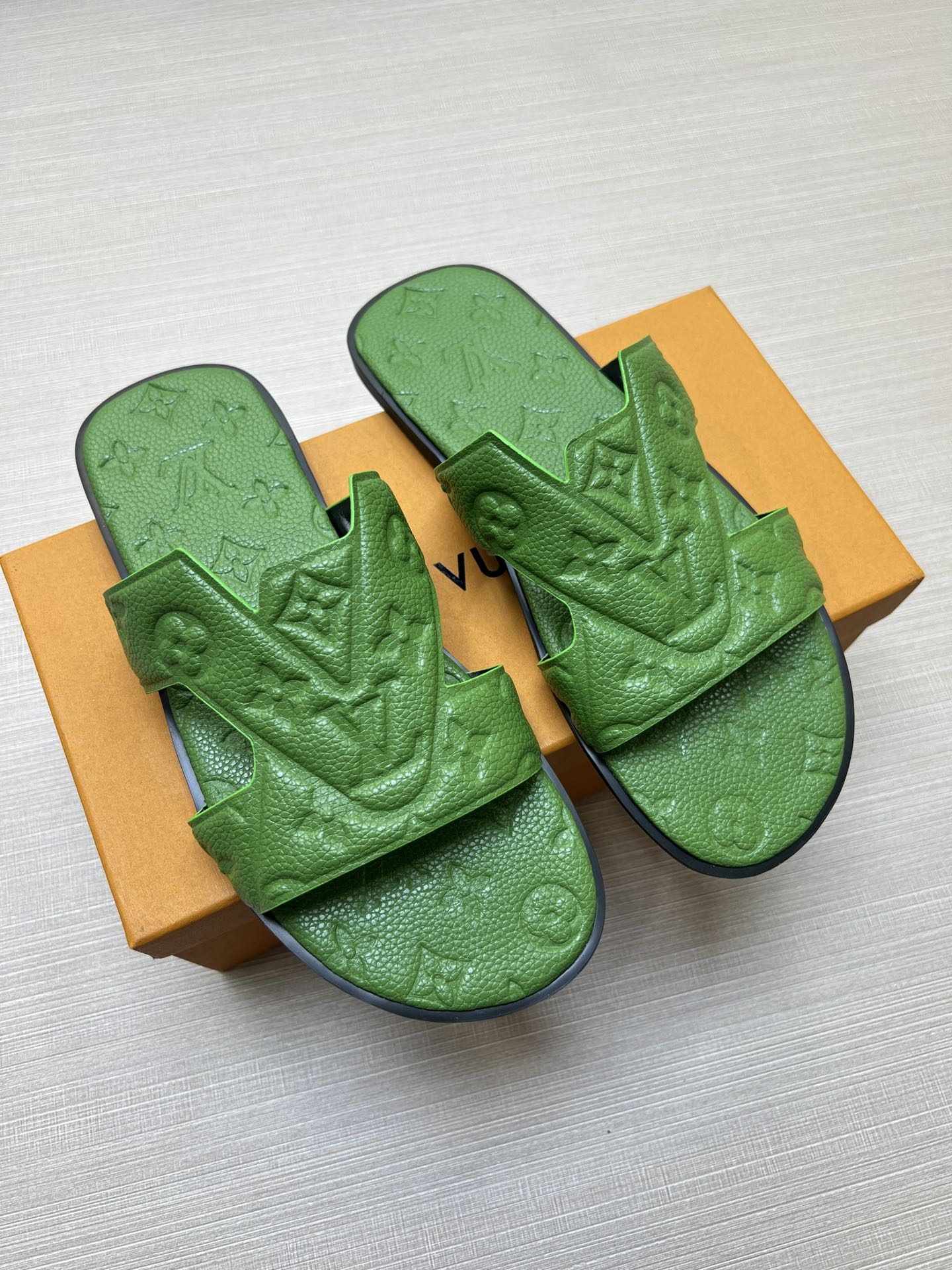 Z5ZE34 Popular slippers