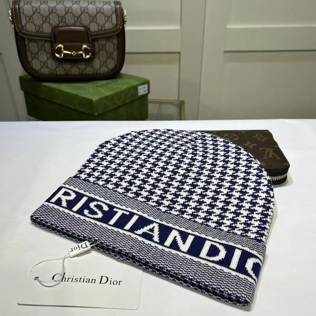 M1R86D57 Popular hats