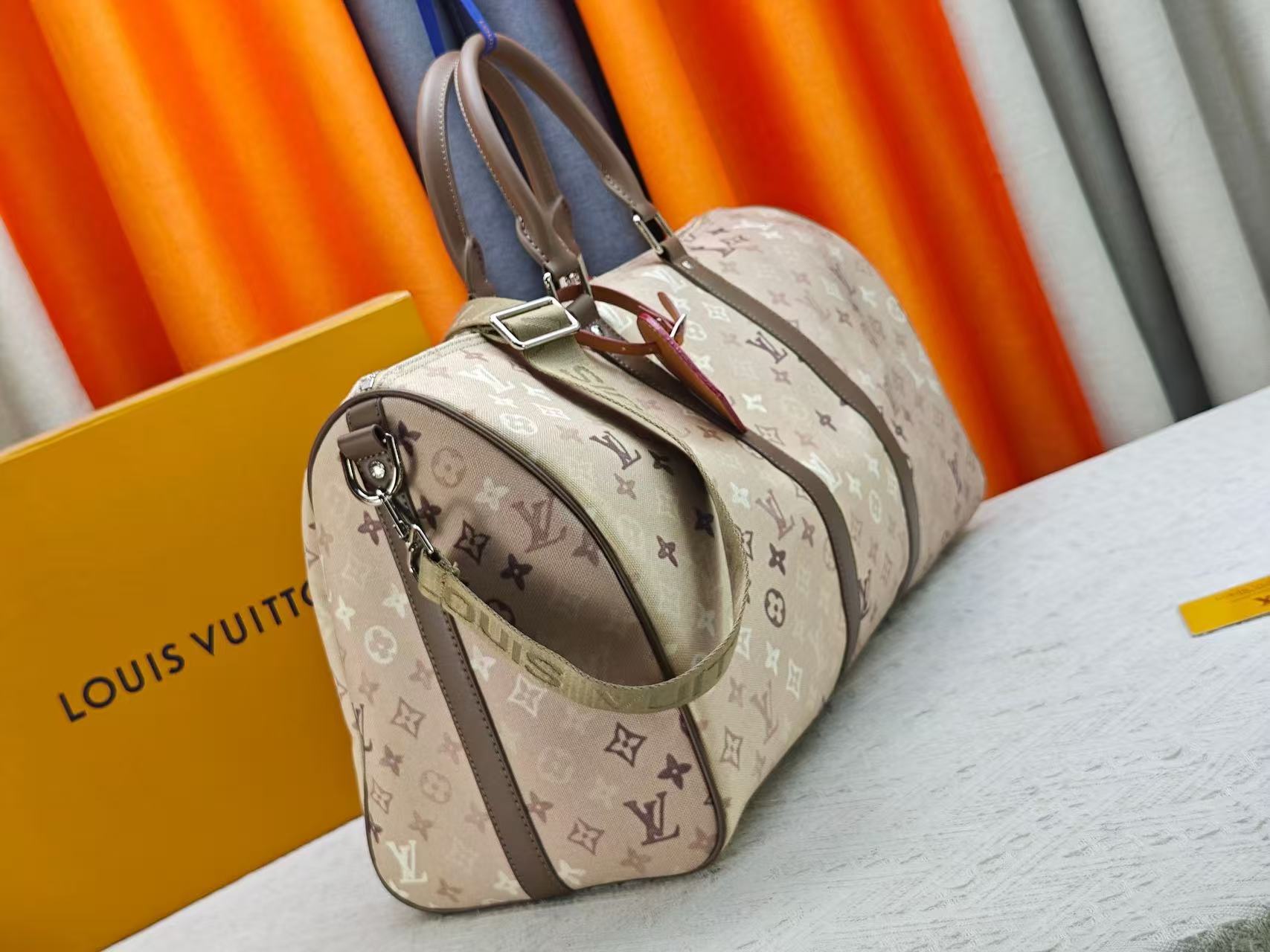 B1N76E16 Popular Luggage bags