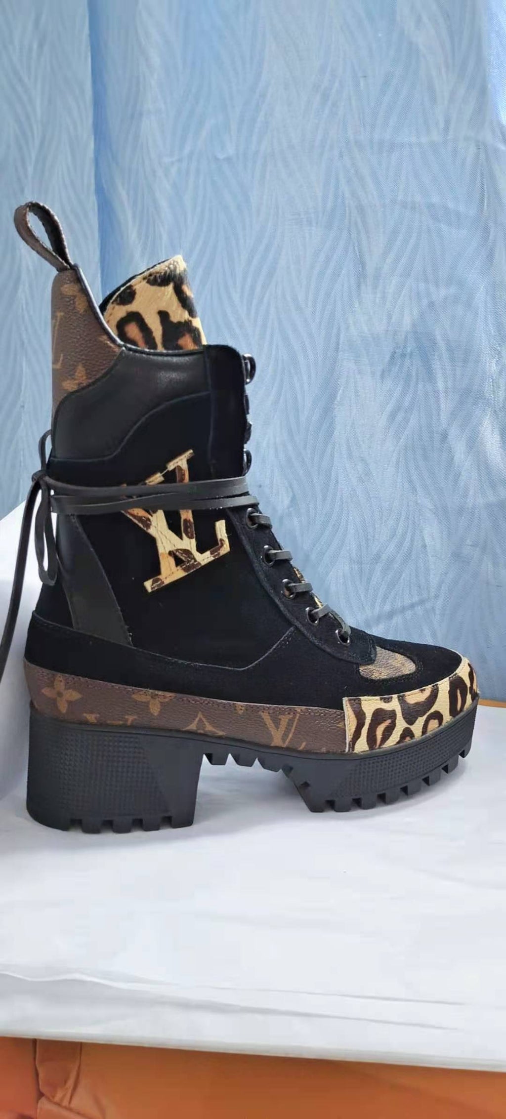 Z2XB205 Popular leather boot (top layer leather lining)