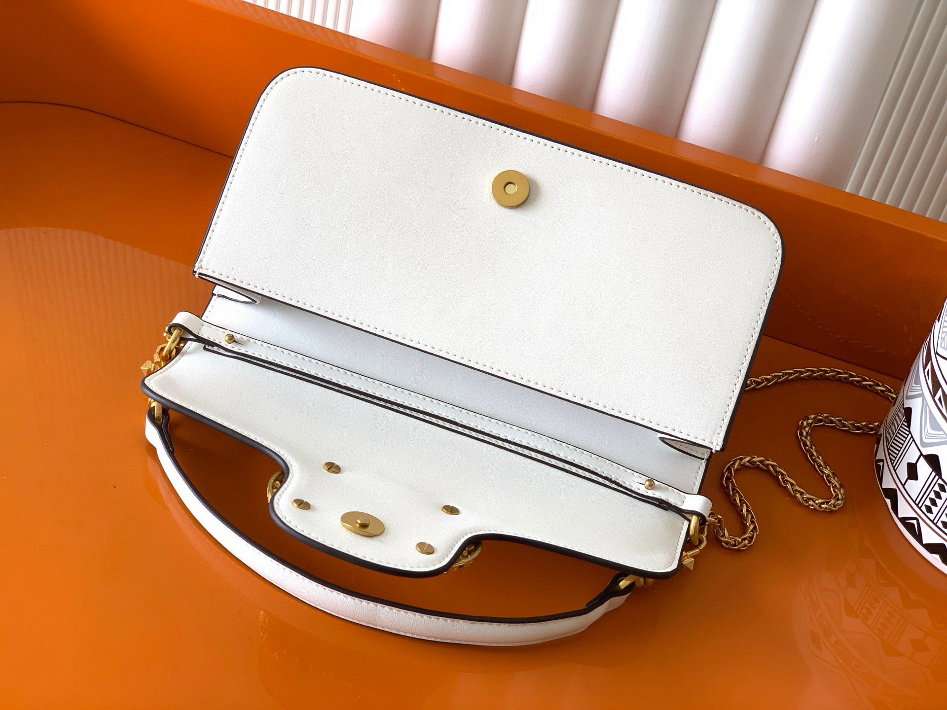 B1P36A31 Popular  leather bag