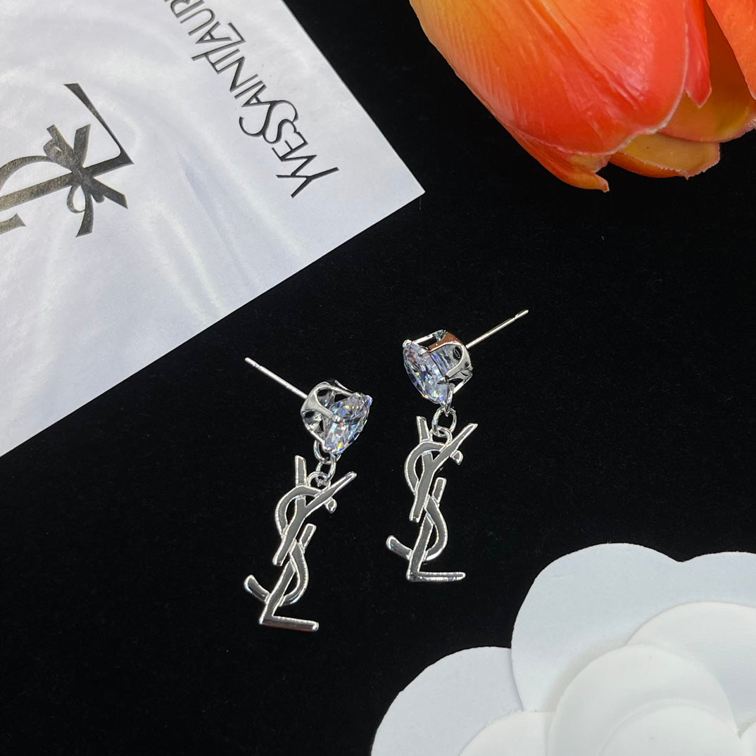 X1Z84SL610E Popular earrings