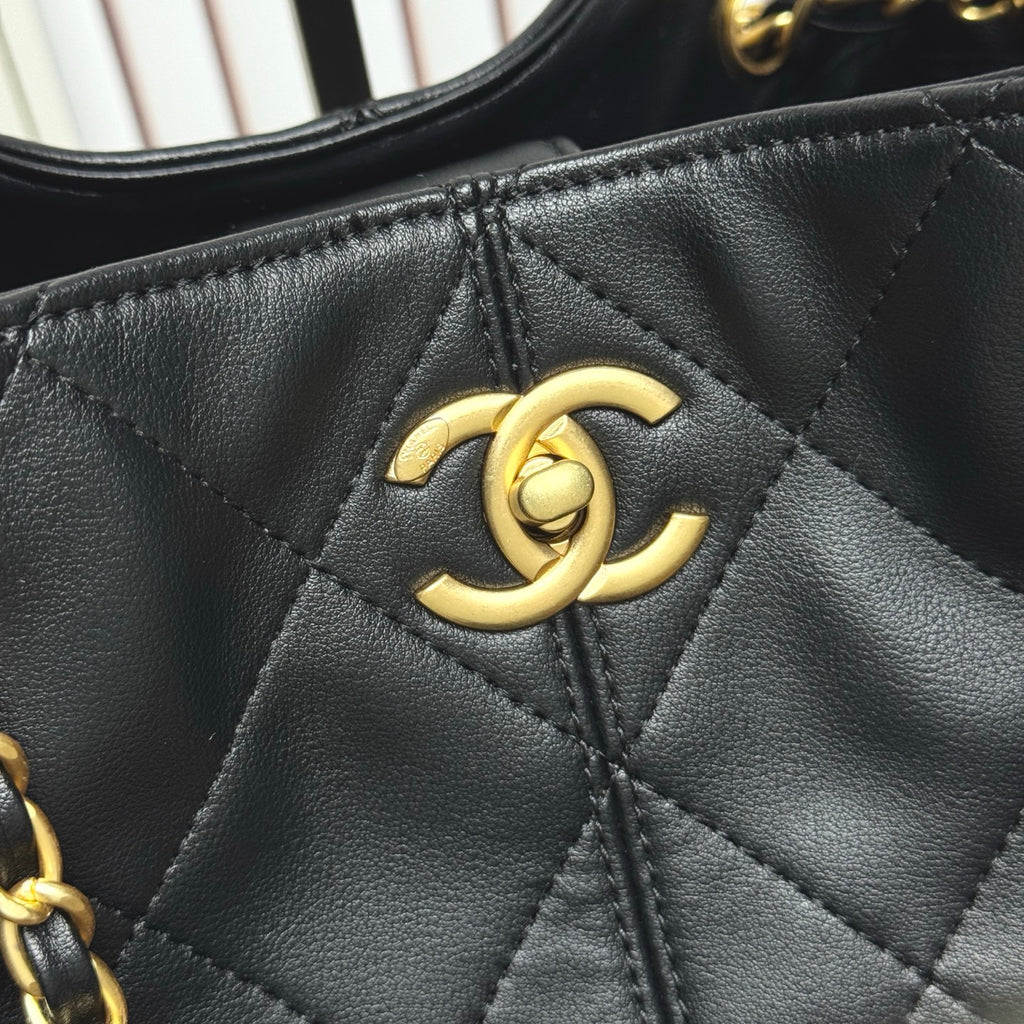 B1P46C20 Popular leather bag