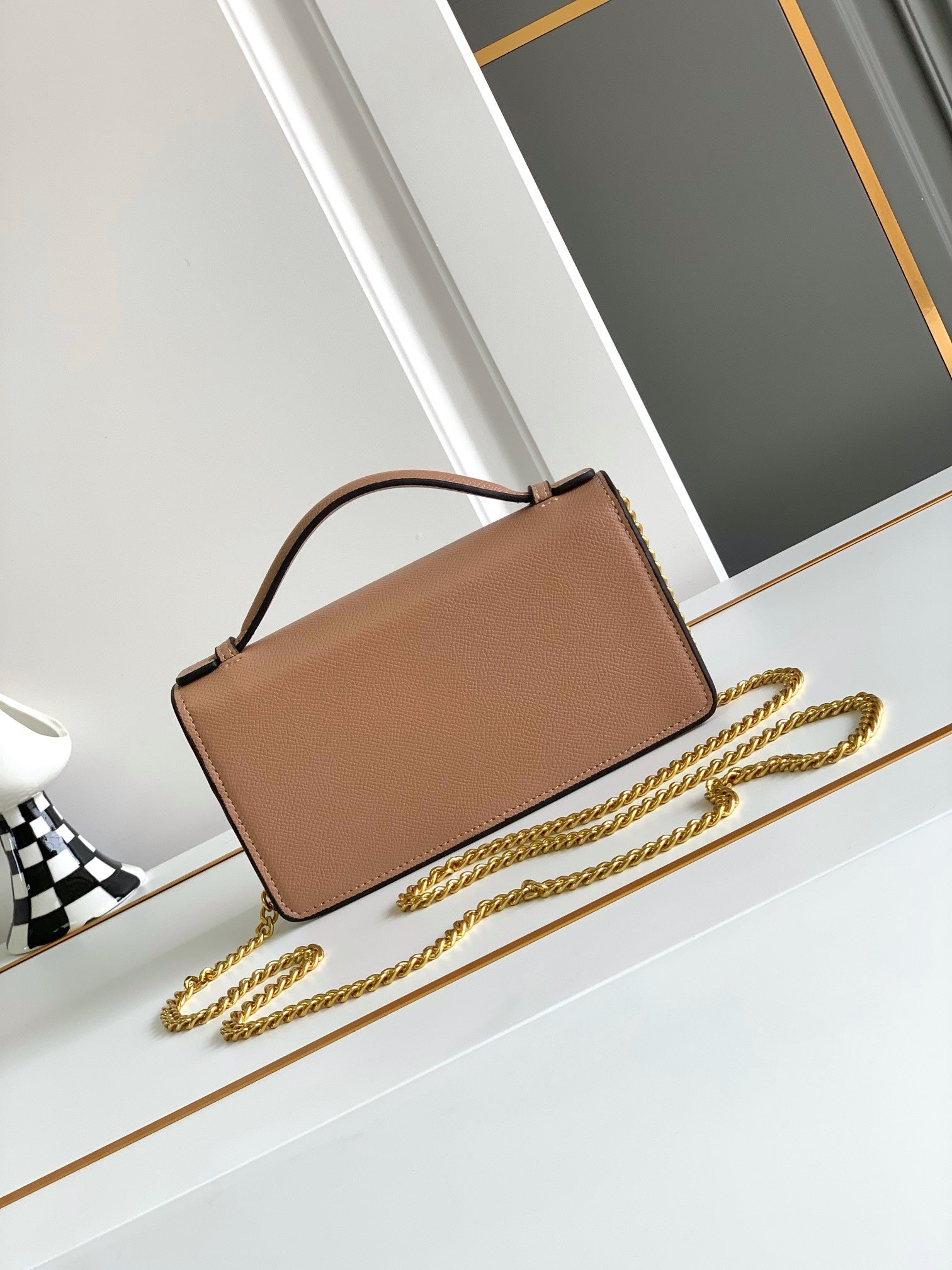 B1X44VL272 Popular leather bag 