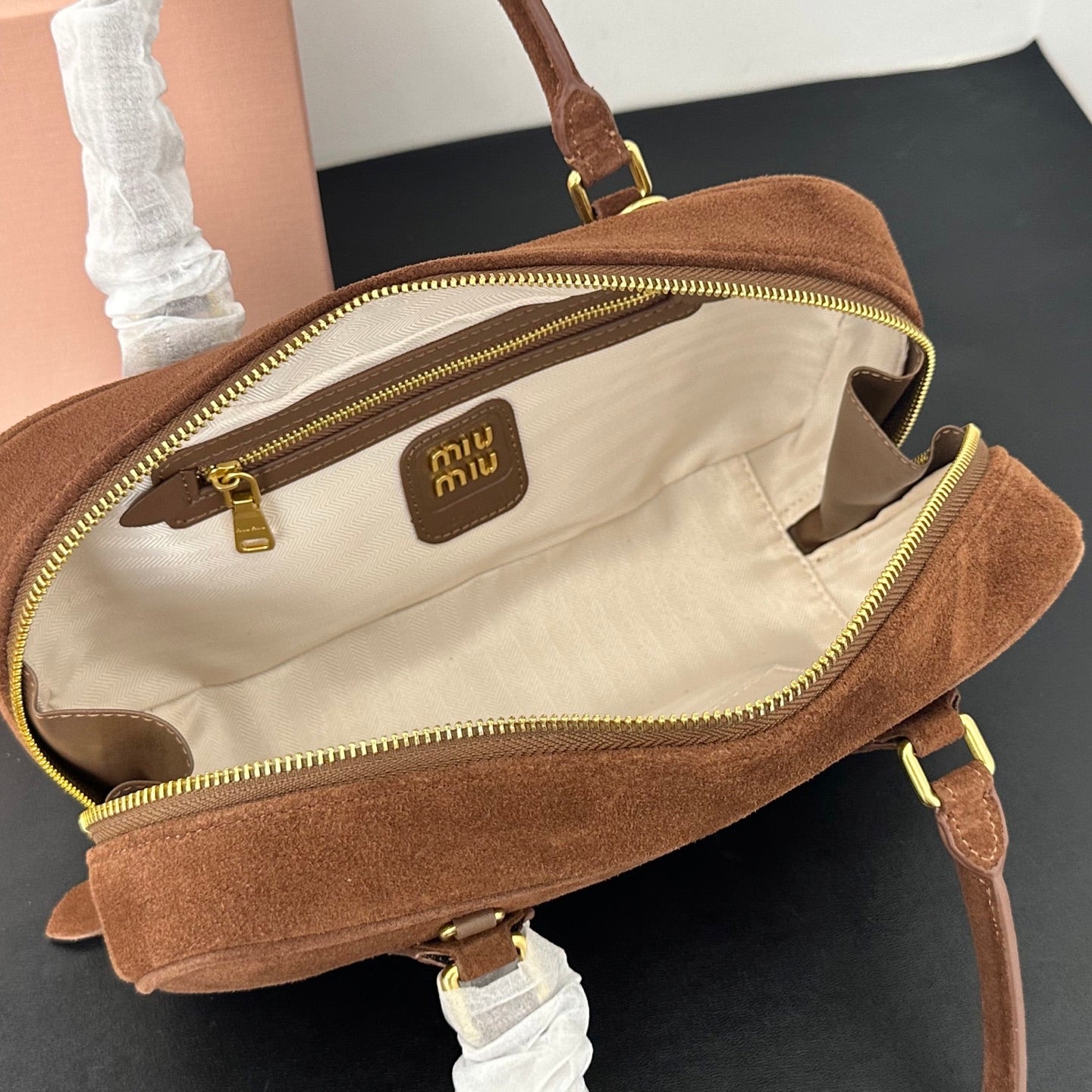 B1P46A153 Popular leather bags