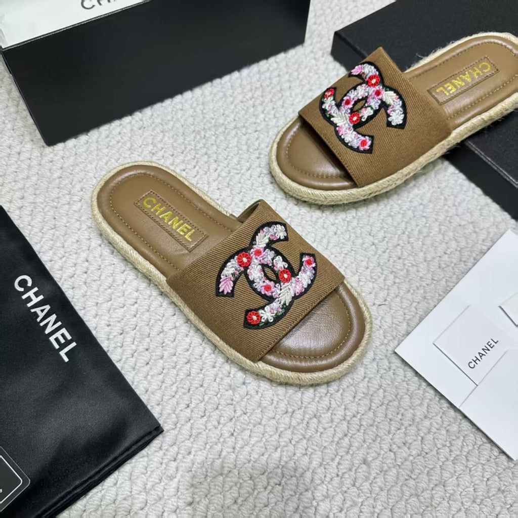 Z2Q55C43 Popular leather shoes