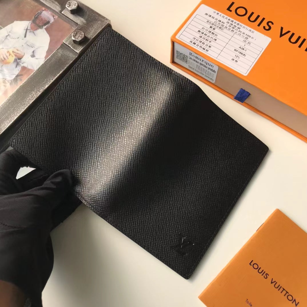B1A42E300 Popular  leather wallets