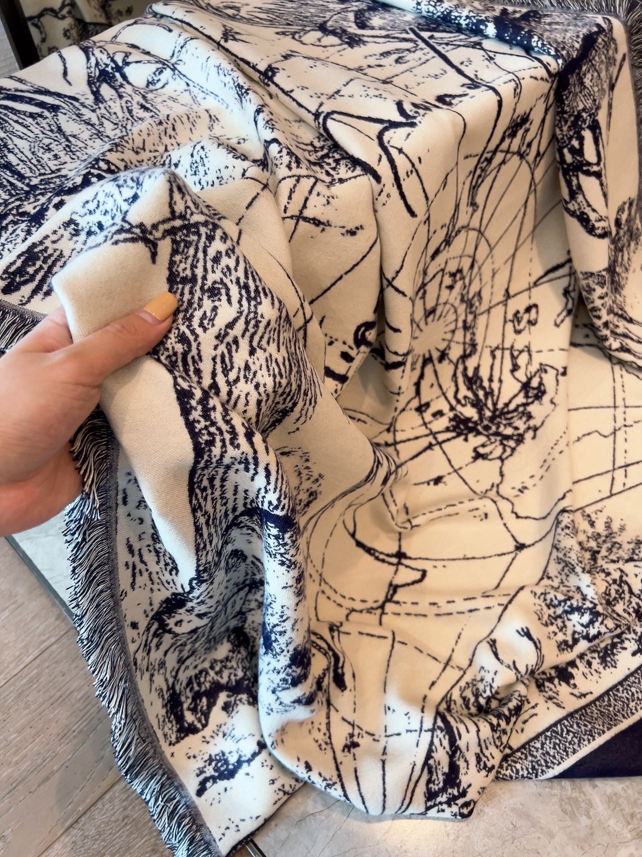 W1R86D25 Popular Winter Scarves