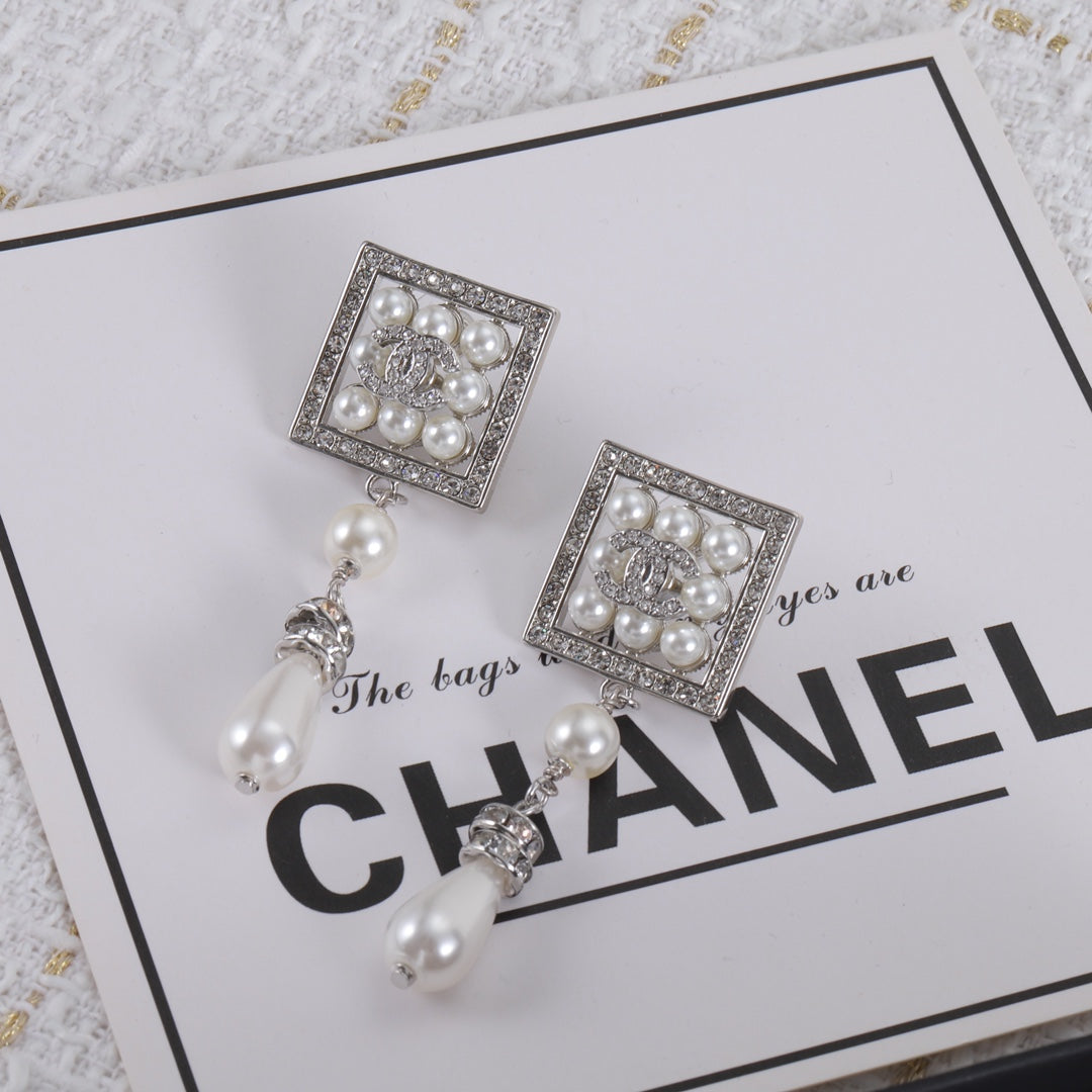 X1Z54C376E Popular Earrings