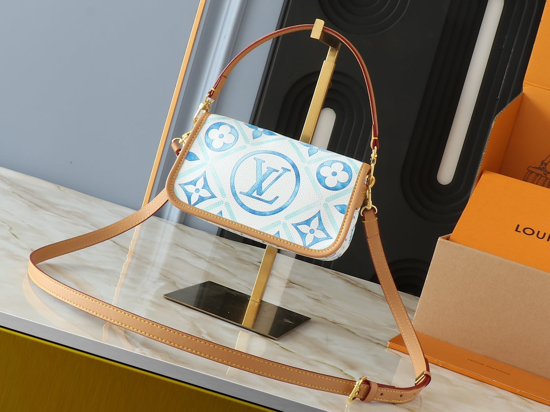 B1X45E2 Popular  leather bag