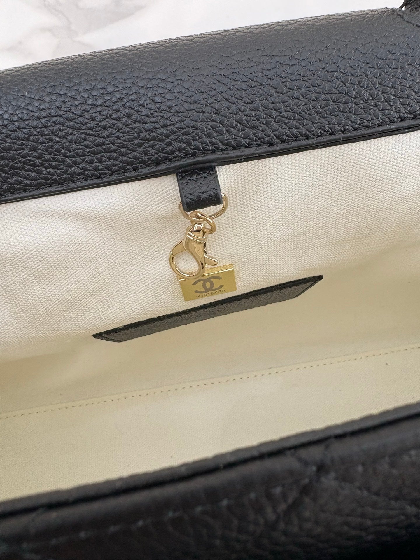 B1P36C79 Popular leather bag