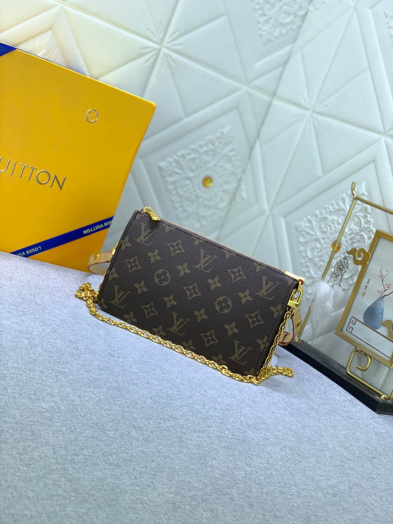 B1X34E275 Popular  leather bag 