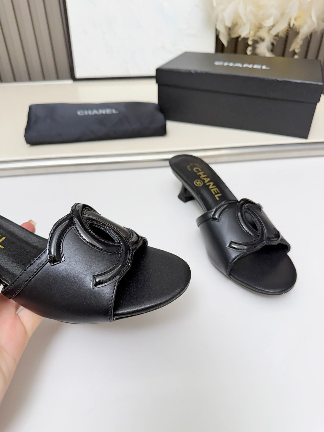 ZPX76C4  Popular high-quality leather slippers