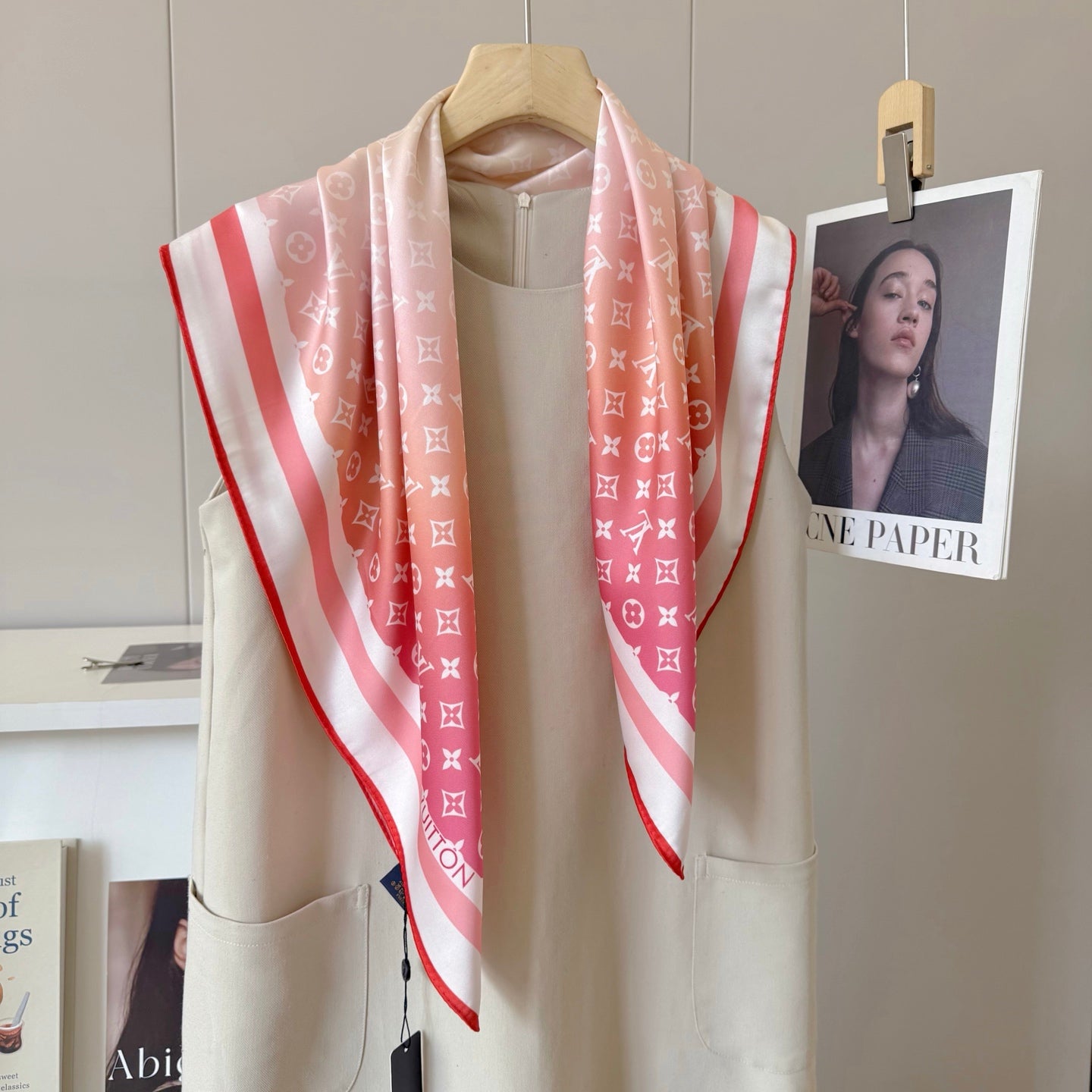 W1Z35E211 Popular Silk Scarve