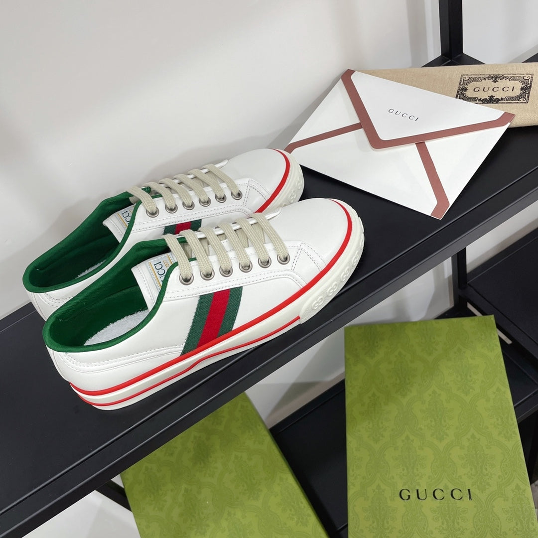 Z2Q105B208 Popular high-quality Shoes