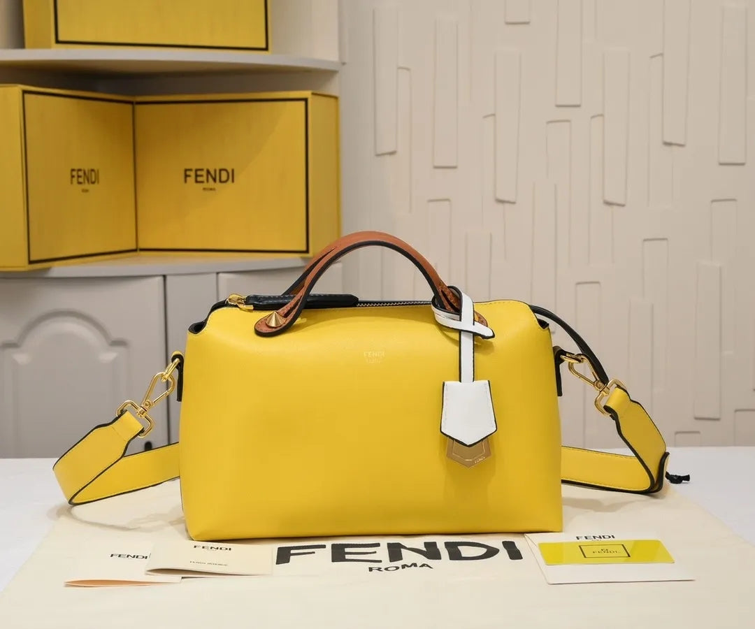 B12X43F132 Popular leather bag 