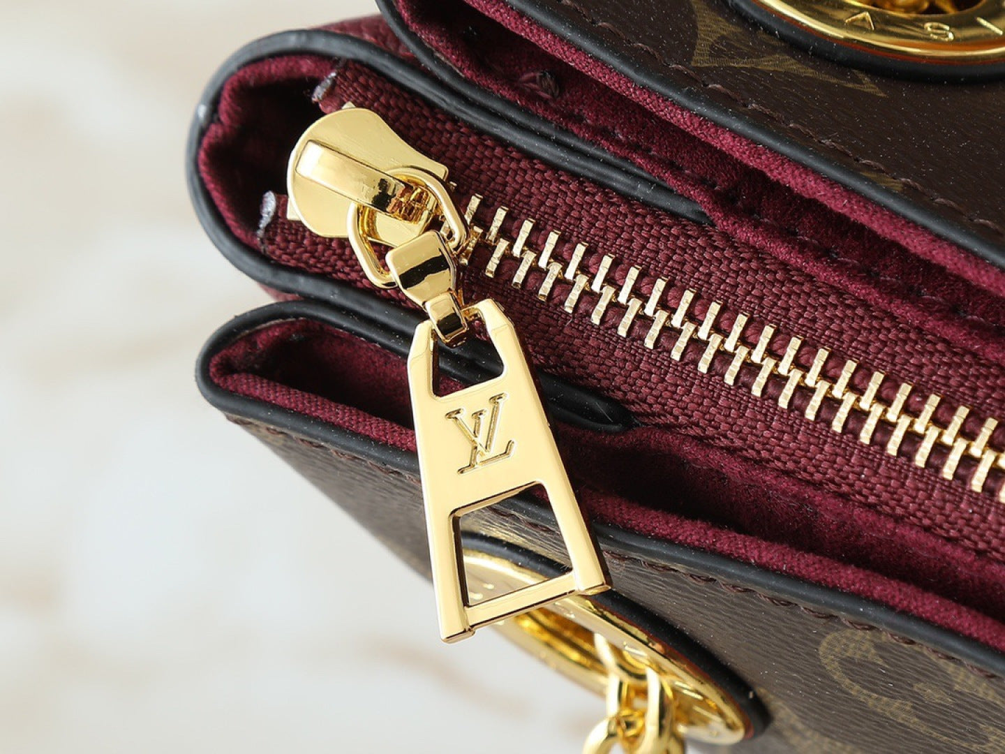 B1P36E75 Popular leather bag