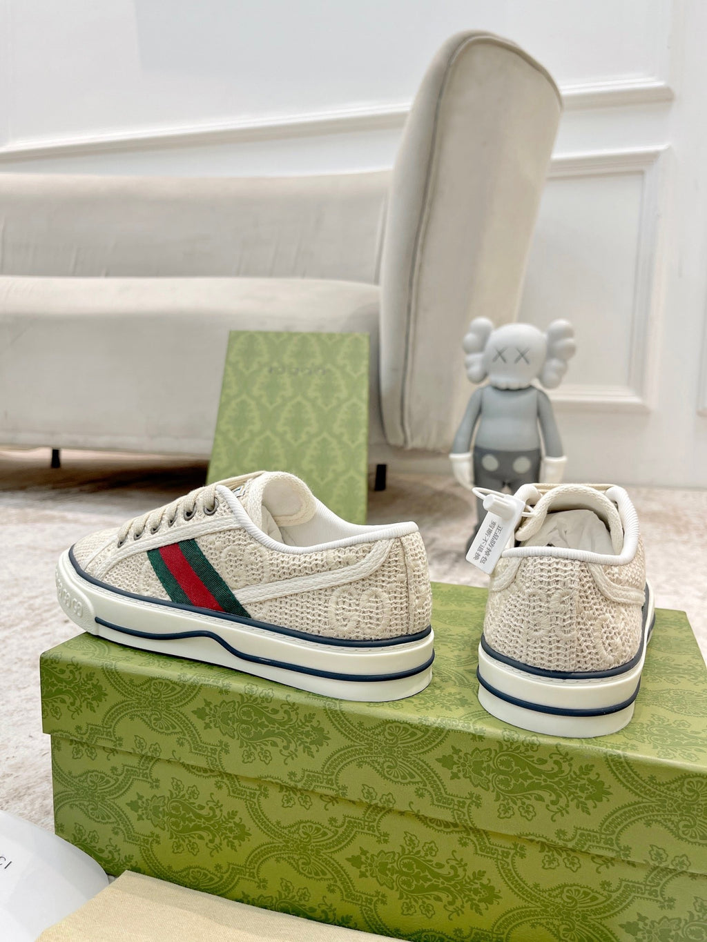Z2Q105B204 Popular high-quality Shoes