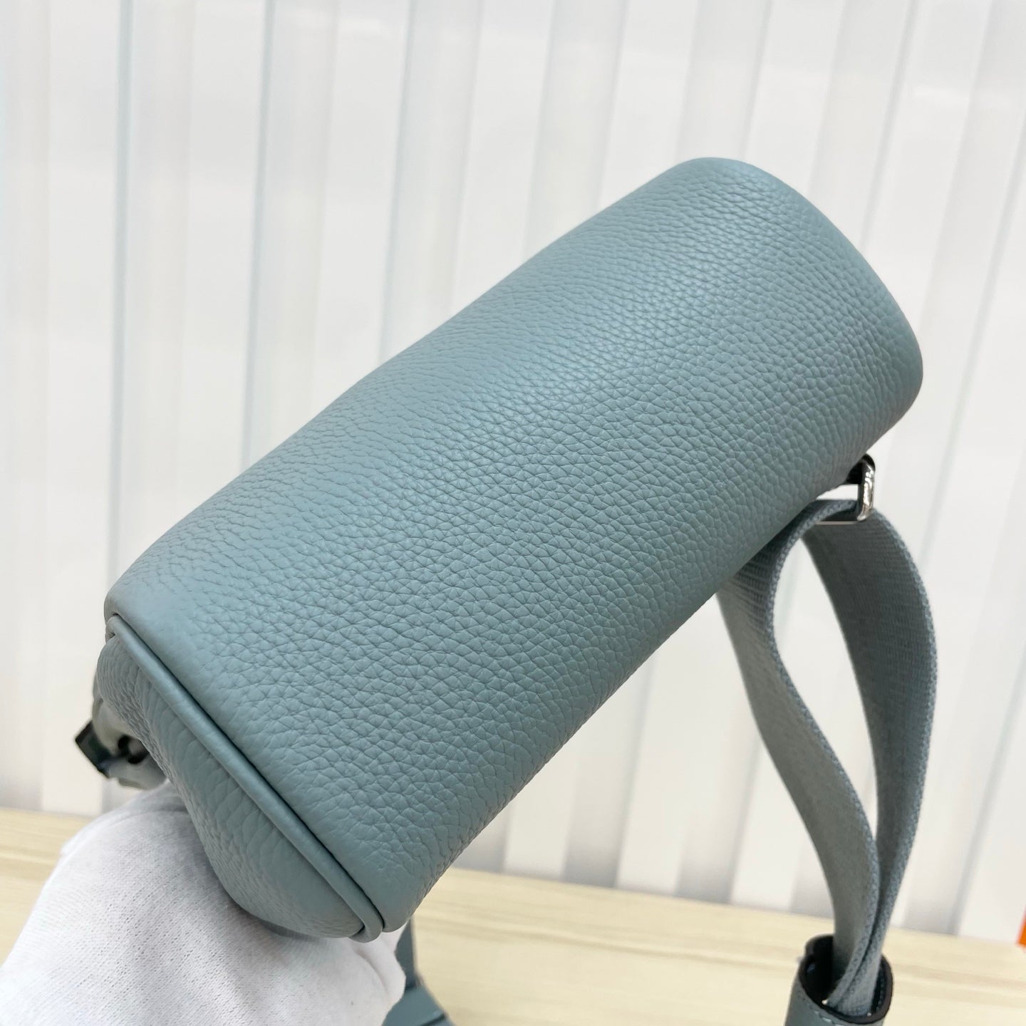 B1P36H46 Popular leather bag