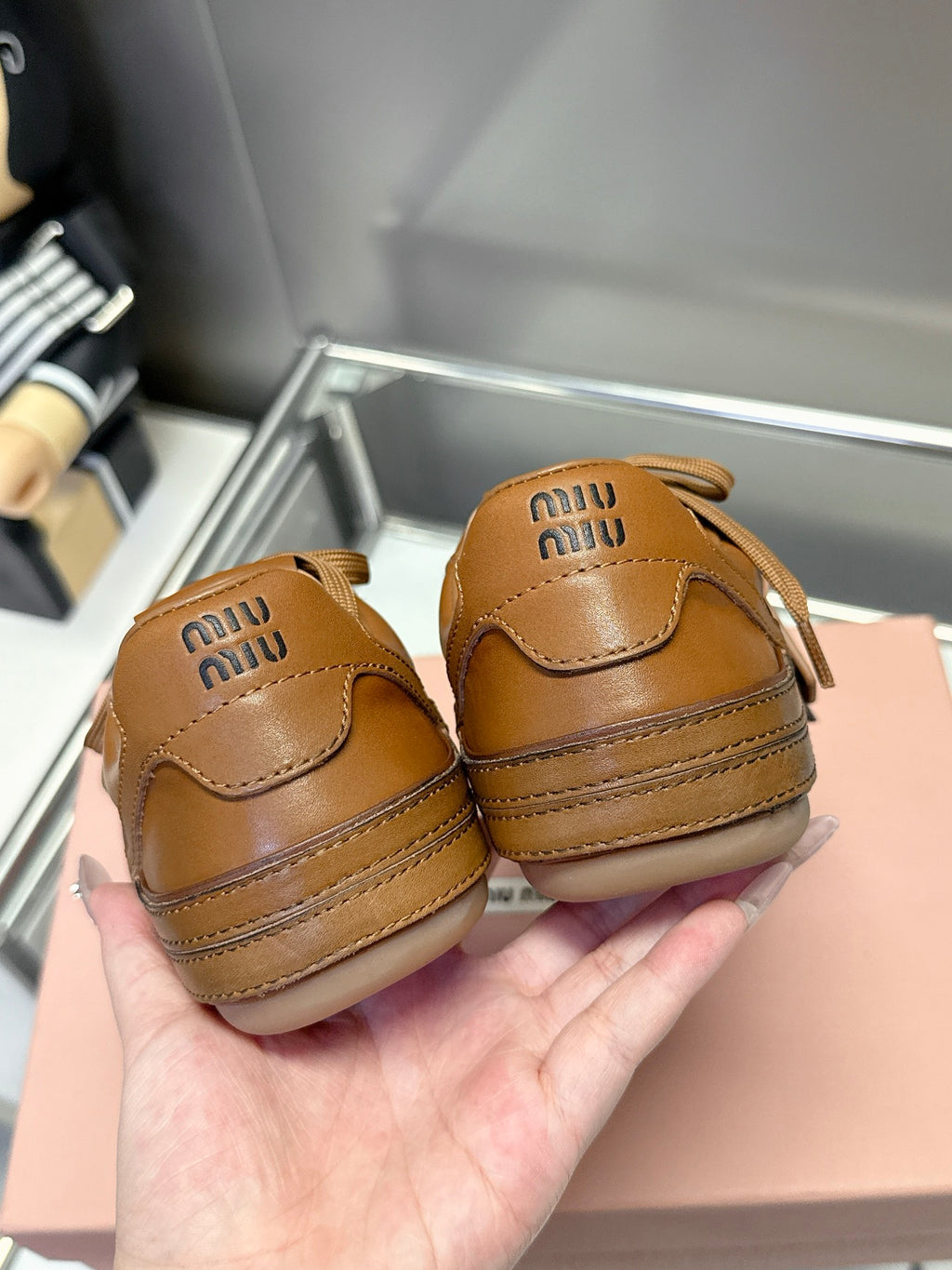 Z2Q105A261 Popular high-quality Shoes
