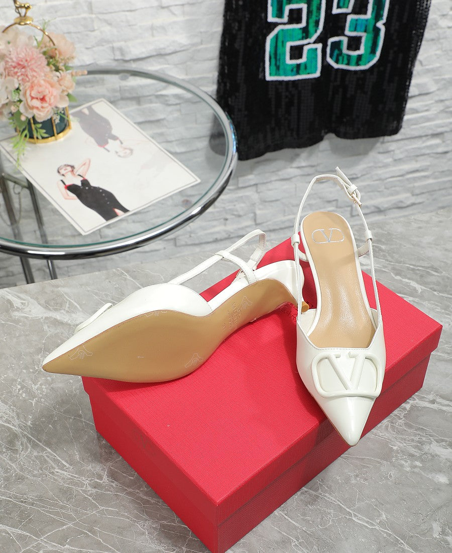 Z2R45VL18 Popular leather  High heels