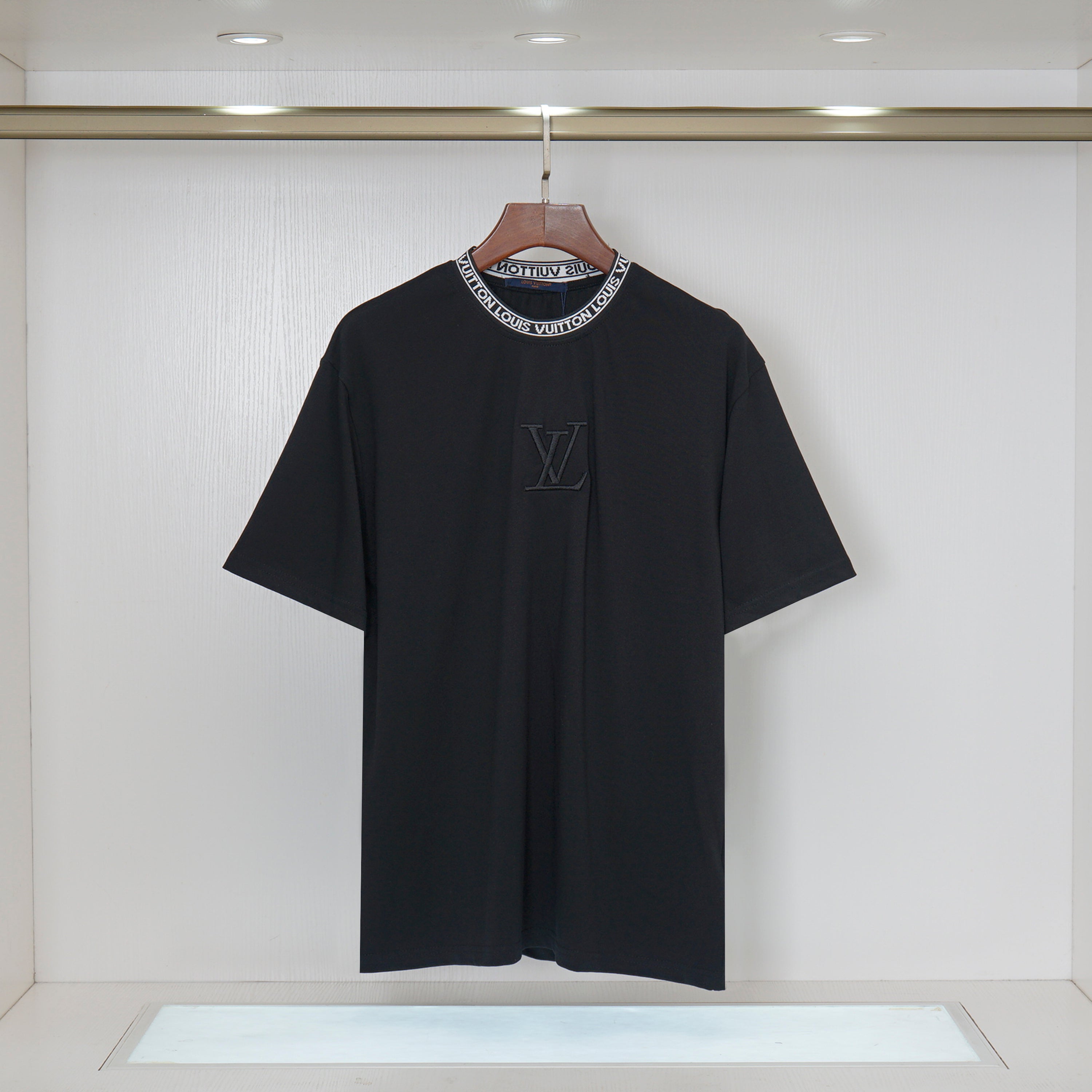 U1R76E21 Popular T-shirts