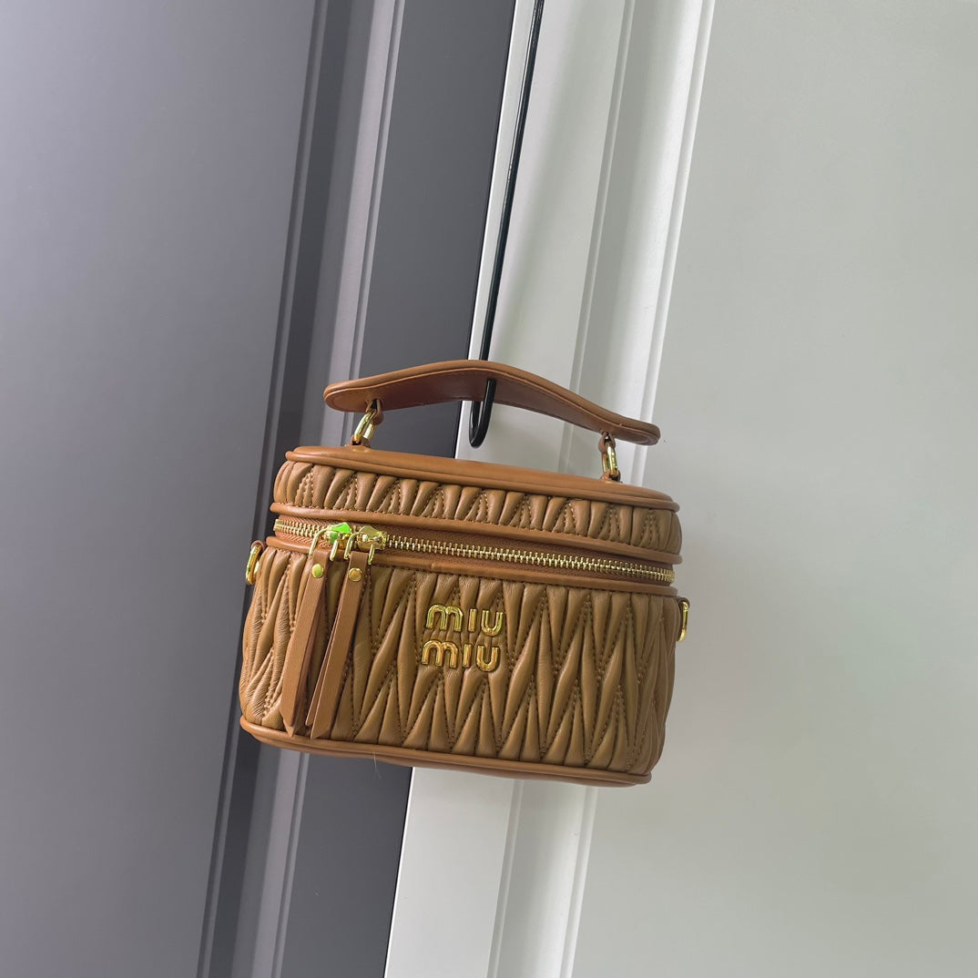 B1R15A102 Popular   leather bag