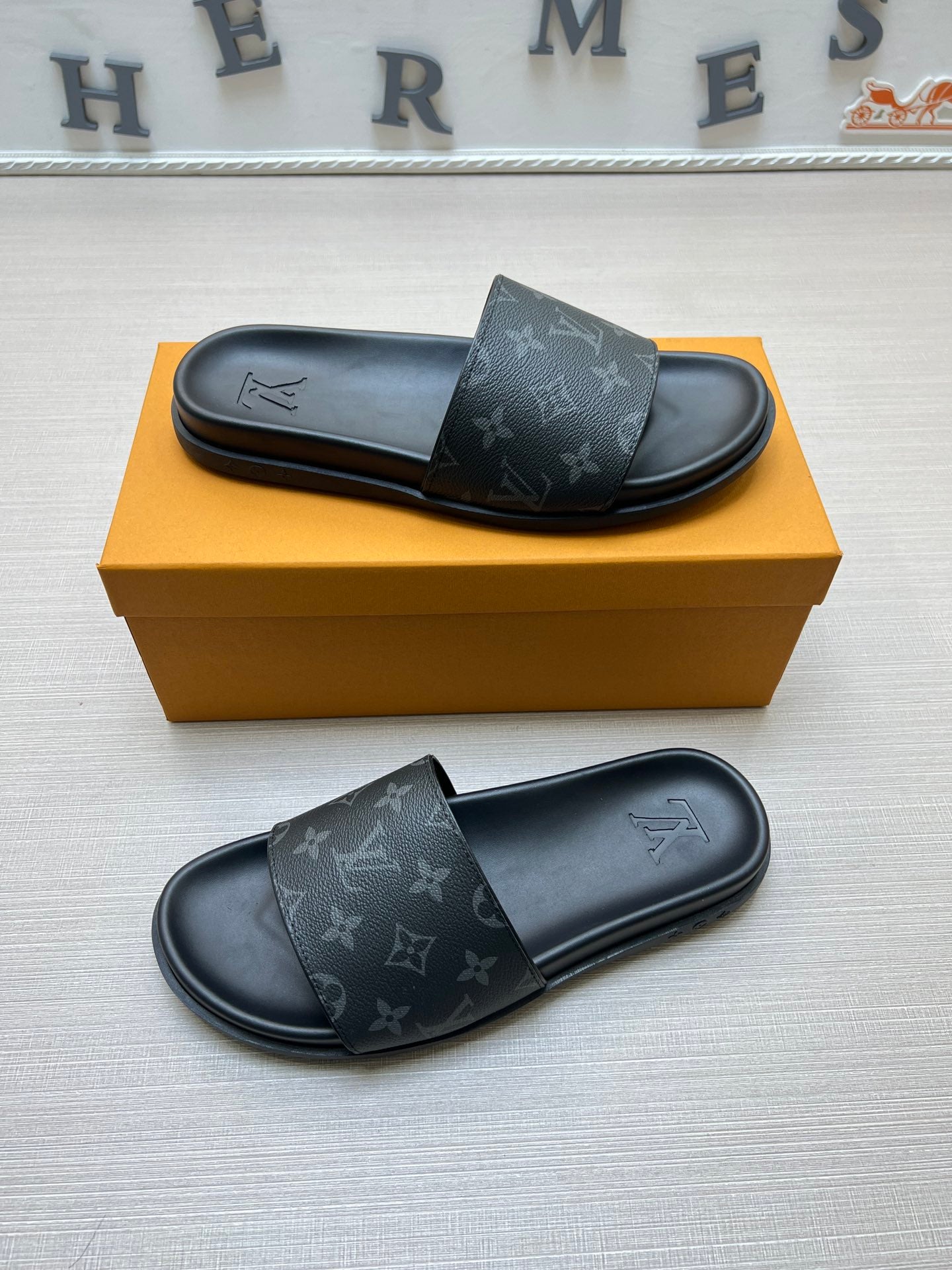 Z5ZE56 Popular slippers