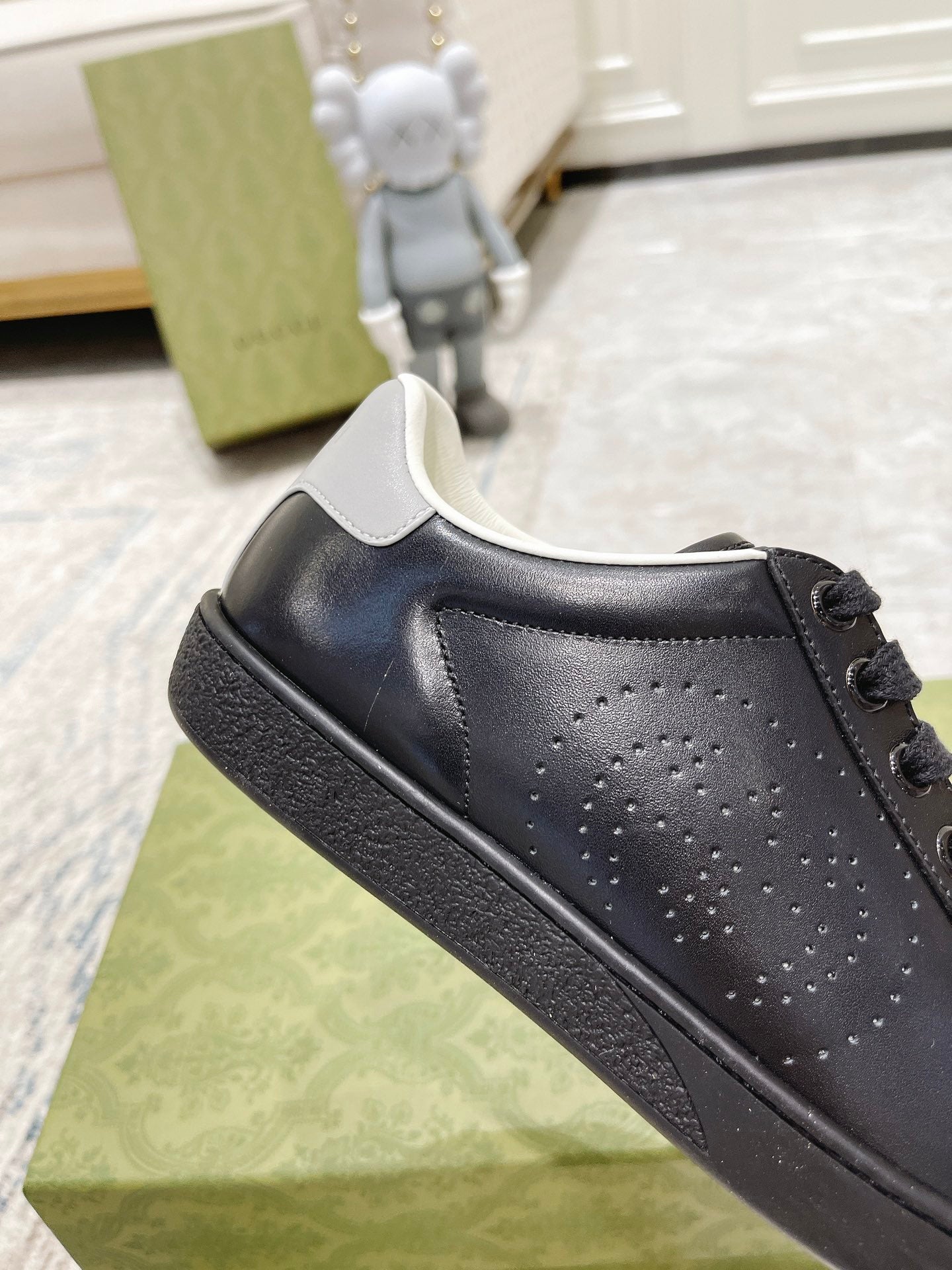 Z2Q105B198 Popular high-quality Shoes