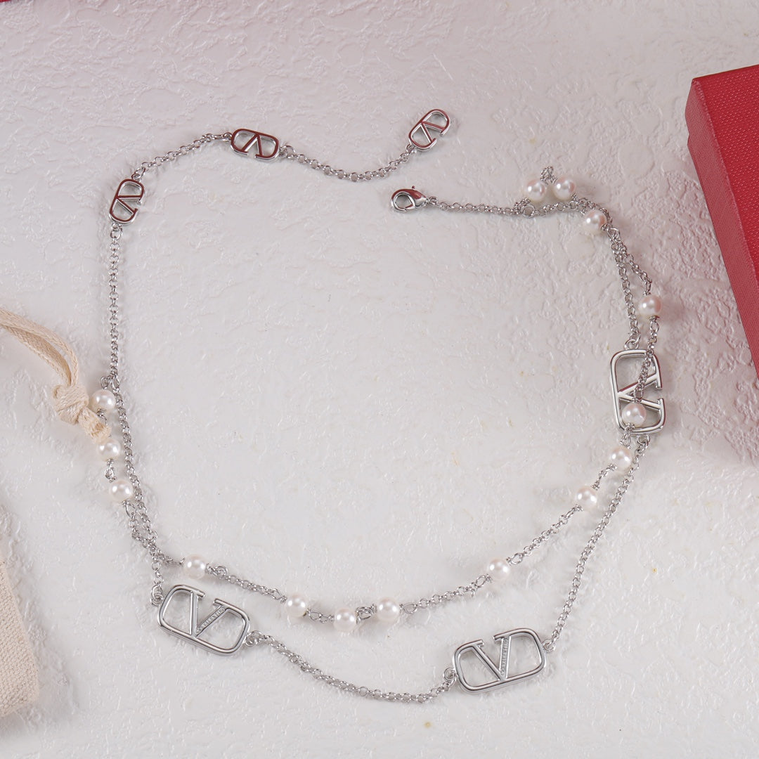 X1N46VL11X Popular Necklaces