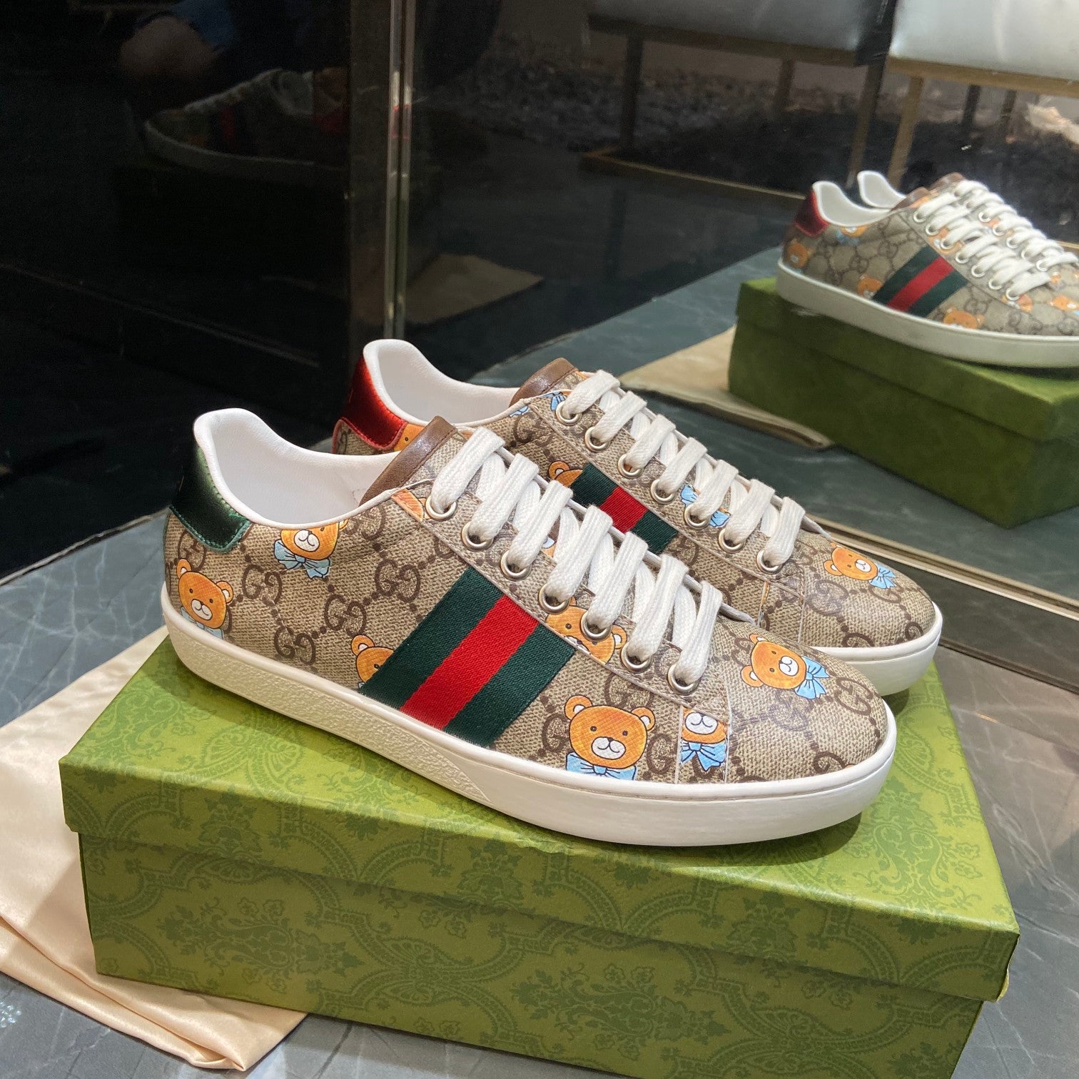 Z2Q105B196 Popular high-quality Shoes