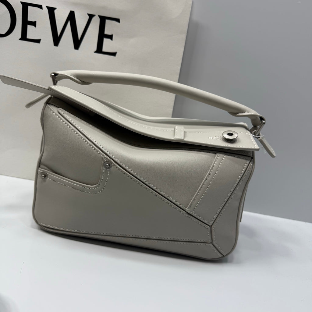 B1R46A11 Popular leather bag