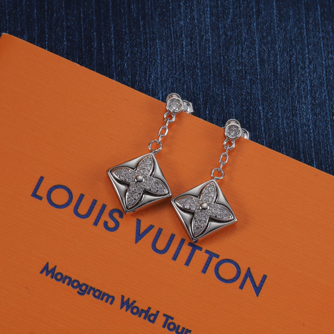 X1N36E67E Popular  Earrings