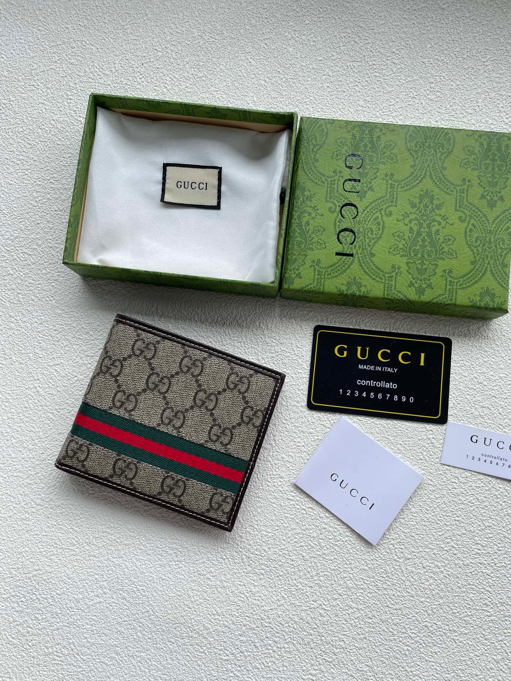 B1X56B9 Popular leather wallets ( with full packaging )