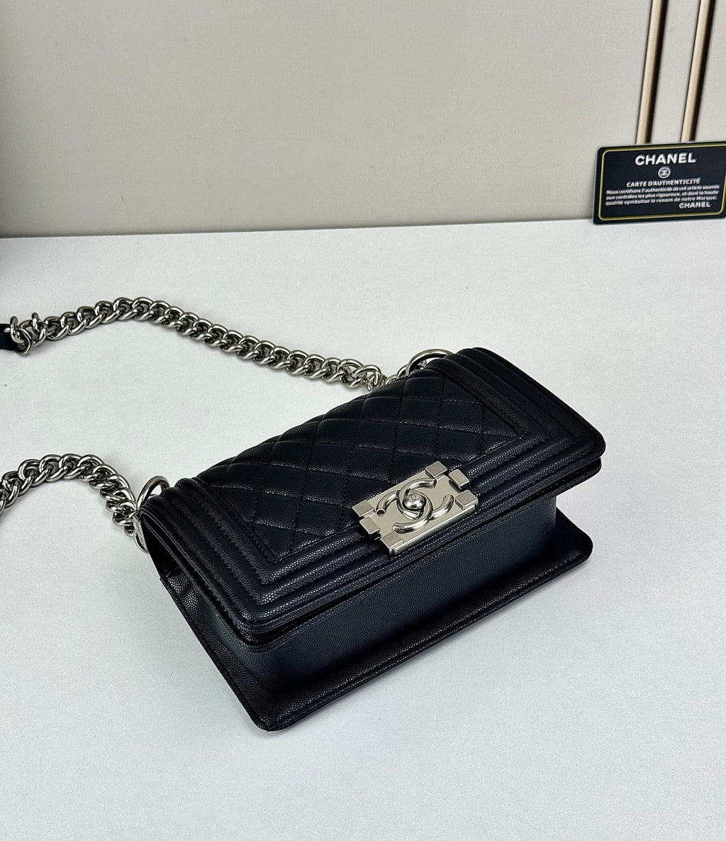 B1P36C17 Popular Caviar leather bag