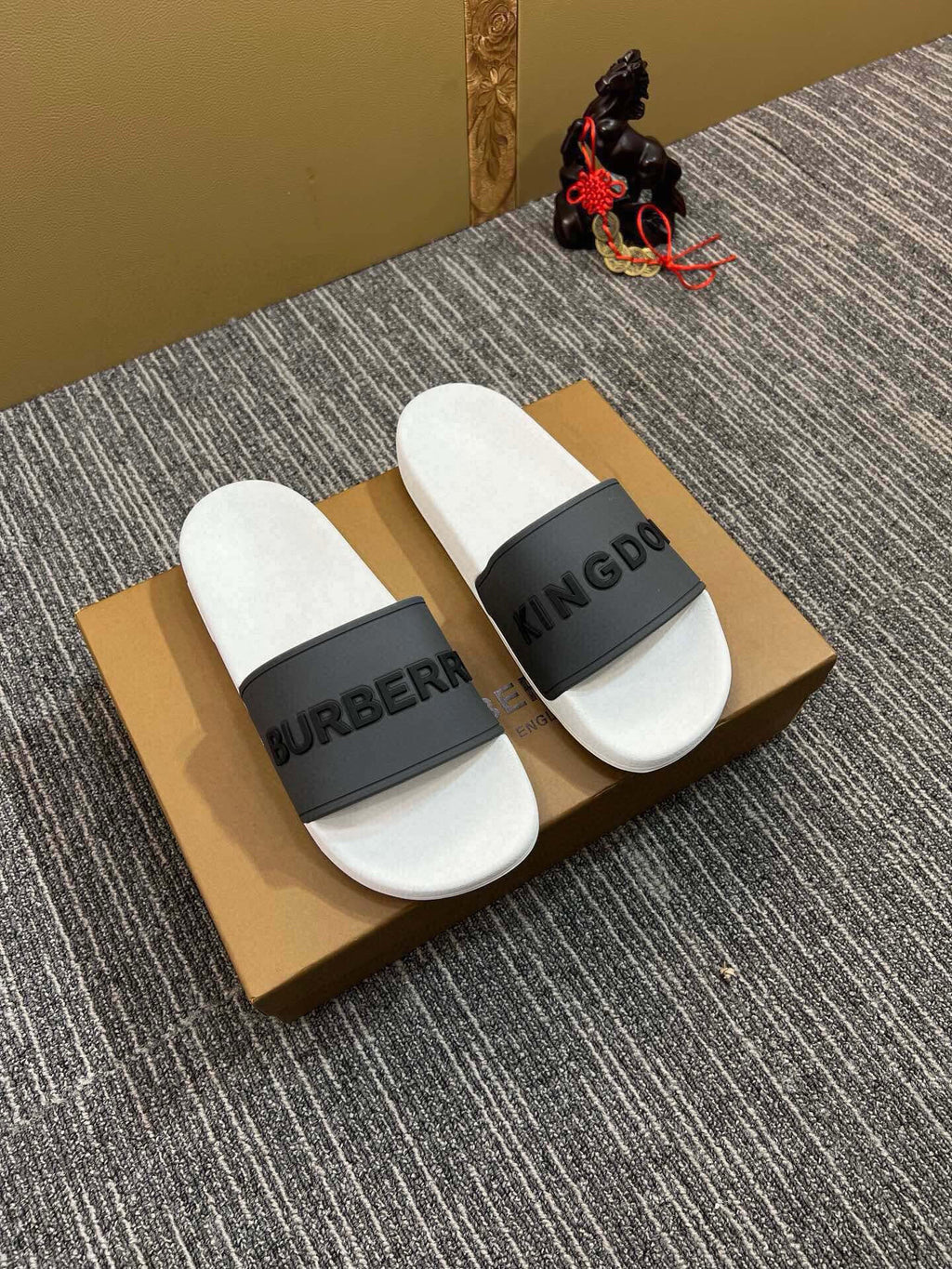 Z5Z35R256 Popular Slippers