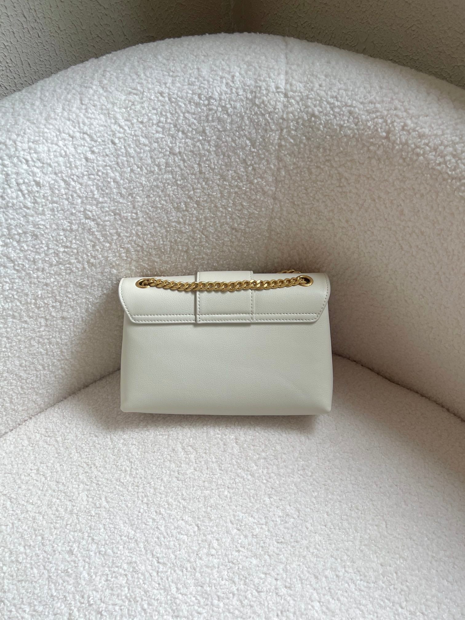 B1X44CL412 Popular   leather bag