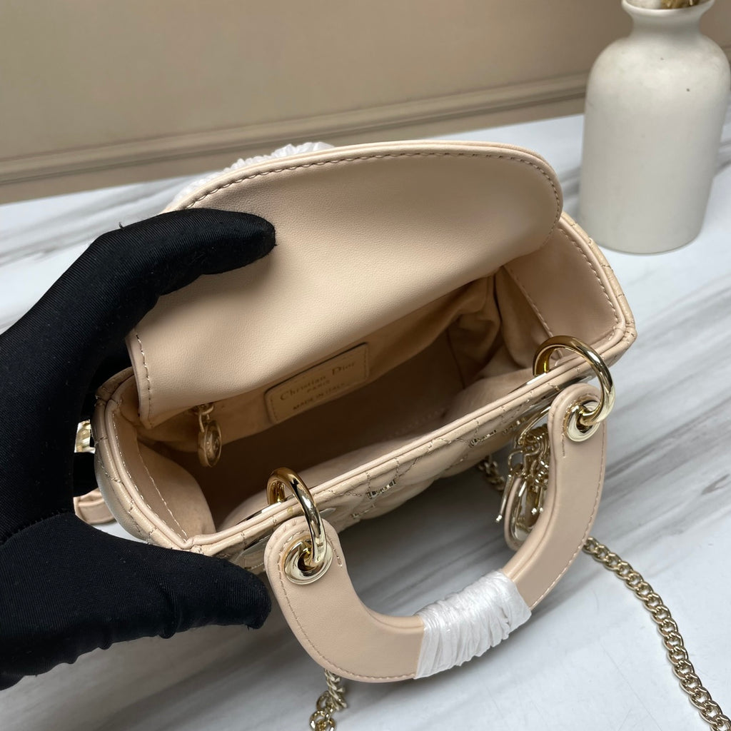 B1R15D139 Popular leather bag