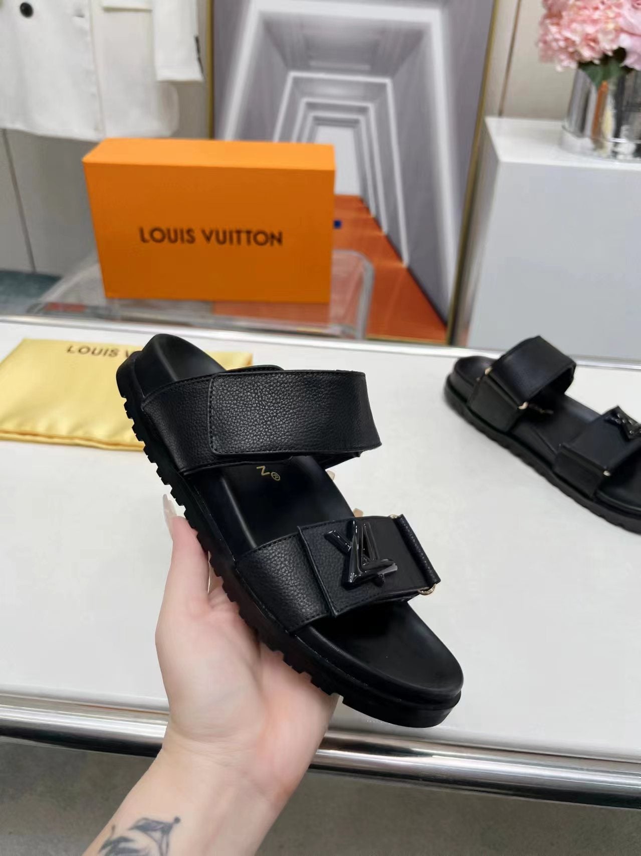 Z2X66B54 Popular high-quality leather slippers